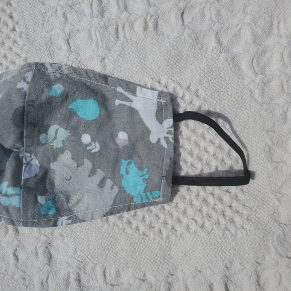 2 Pack of Handmade Masks - Red & Gold / Forest - Picture 5 of 6